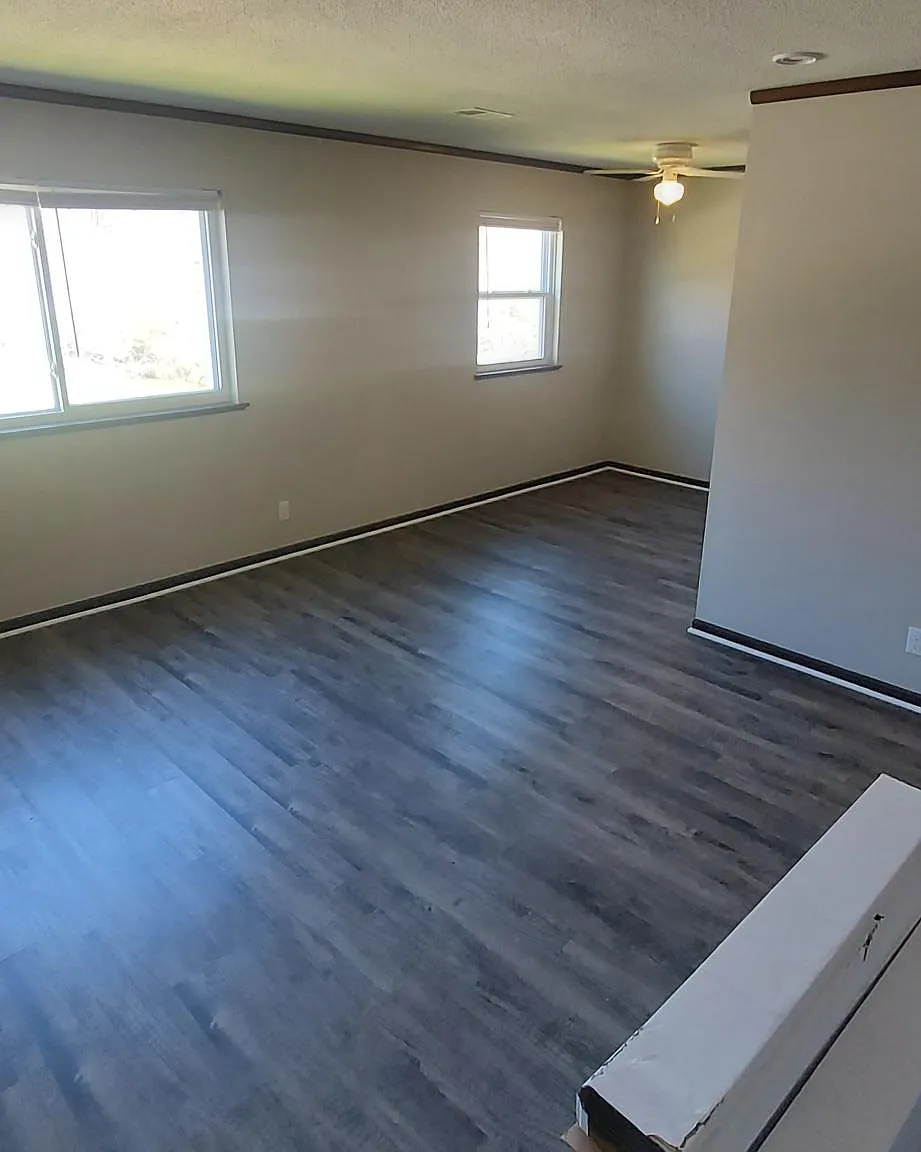 5725 Leavenworth Rd — Photo 2