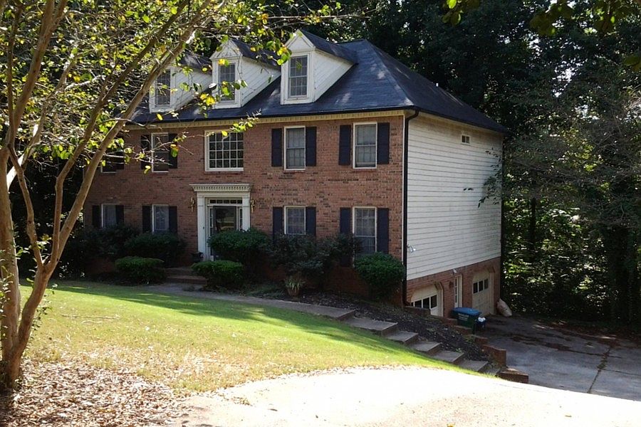 2nd image of 381 Galesburg Dr