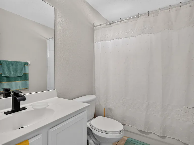 515 Corvina Dr — Photo 23