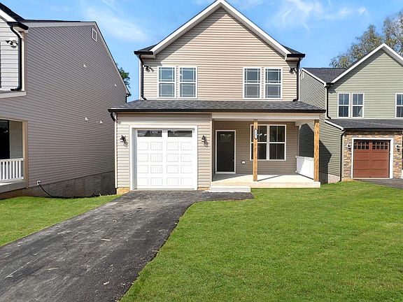 3rd image of 13 Onyx Ln