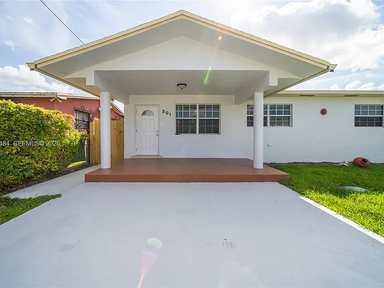 501 SW 120th Ave — Photo 31