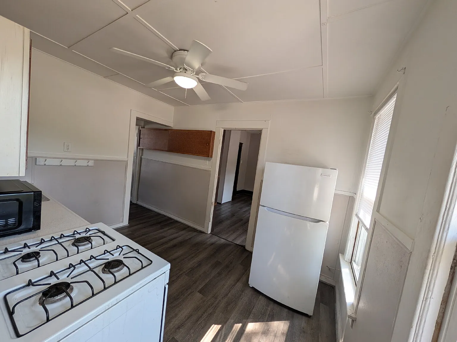 1 bed, 1.0 bath, $850 — Photo 4