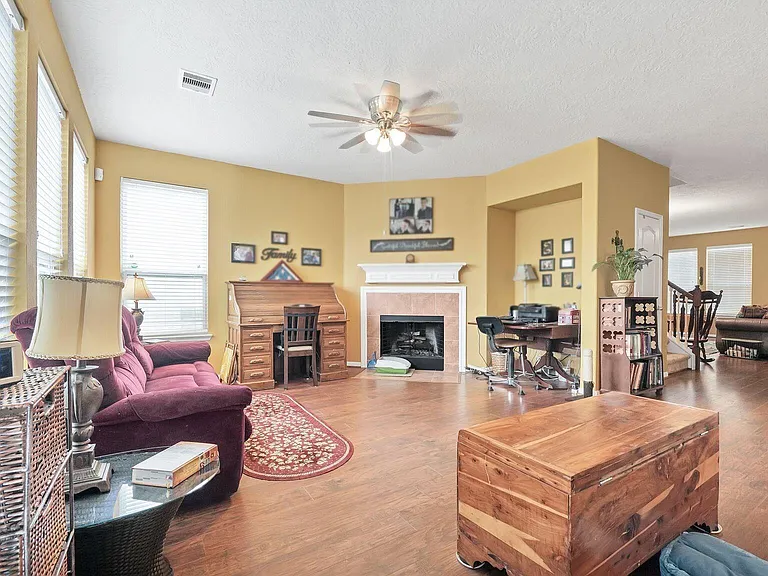 692 Casual Ln — Photo 5