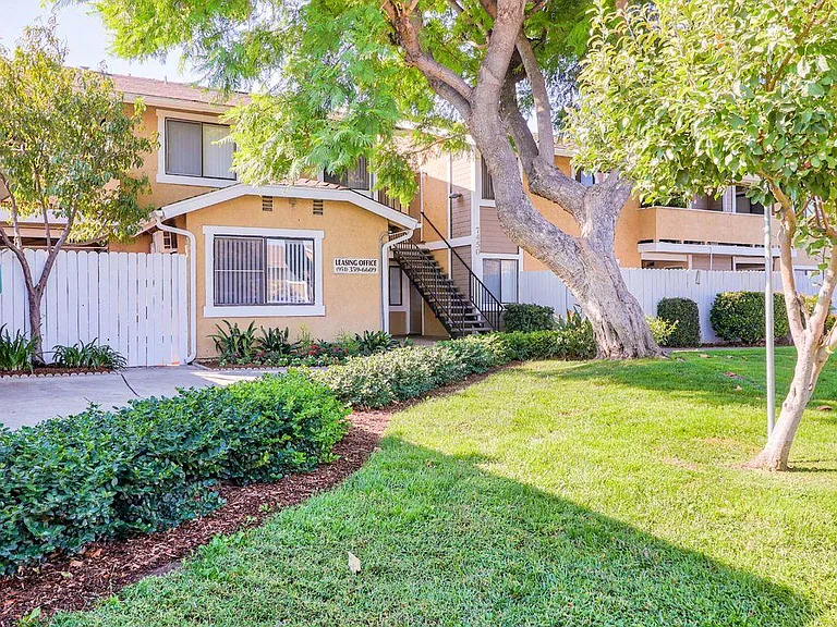 Cerro Vista Apartments — Photo 37