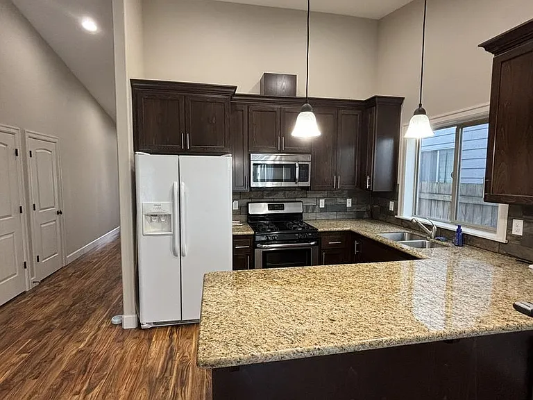 1067 Taurus Loop NE — Photo 5