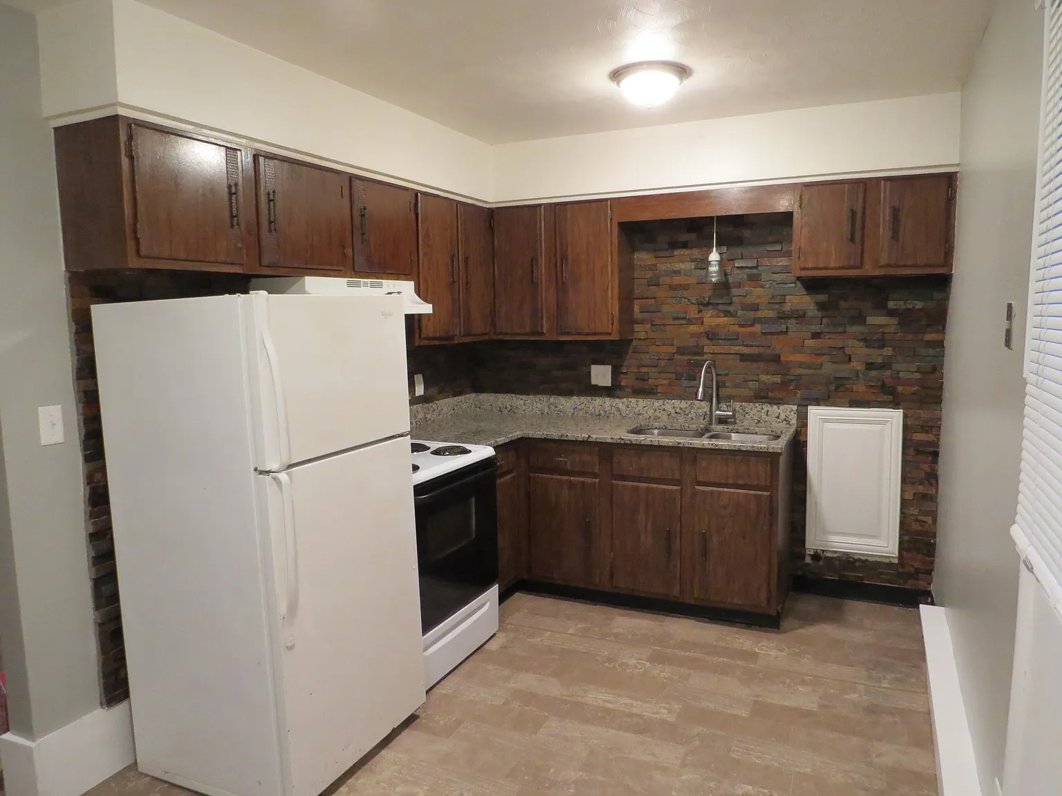2 bed, 800 sqft, $800 — Photo 2