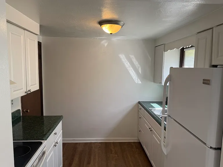 245 Laurel Dr #2 — Photo 23