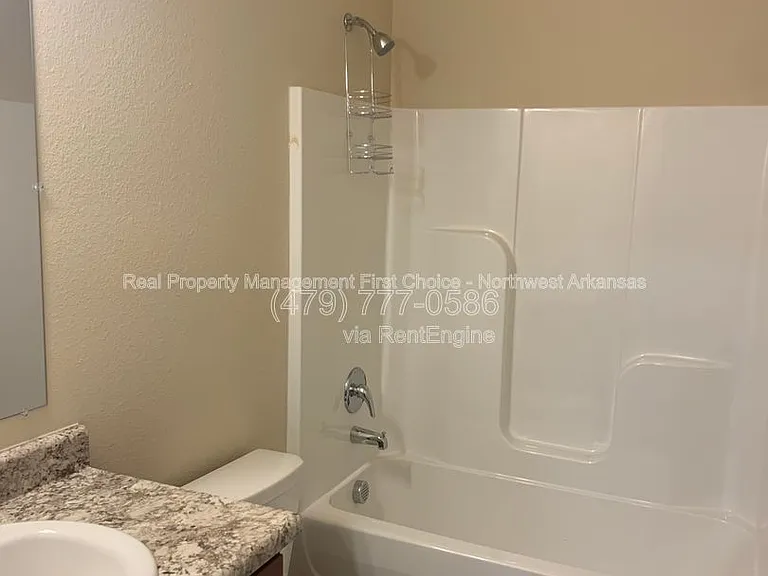 4401 Gallatine Ave — Photo 10