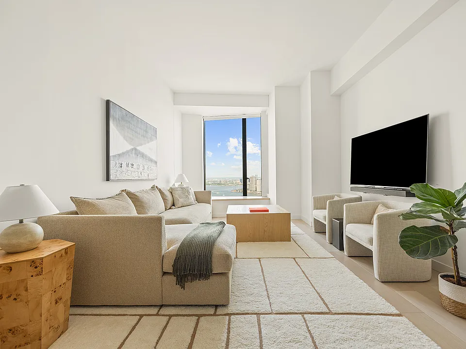11 Hoyt St #56K