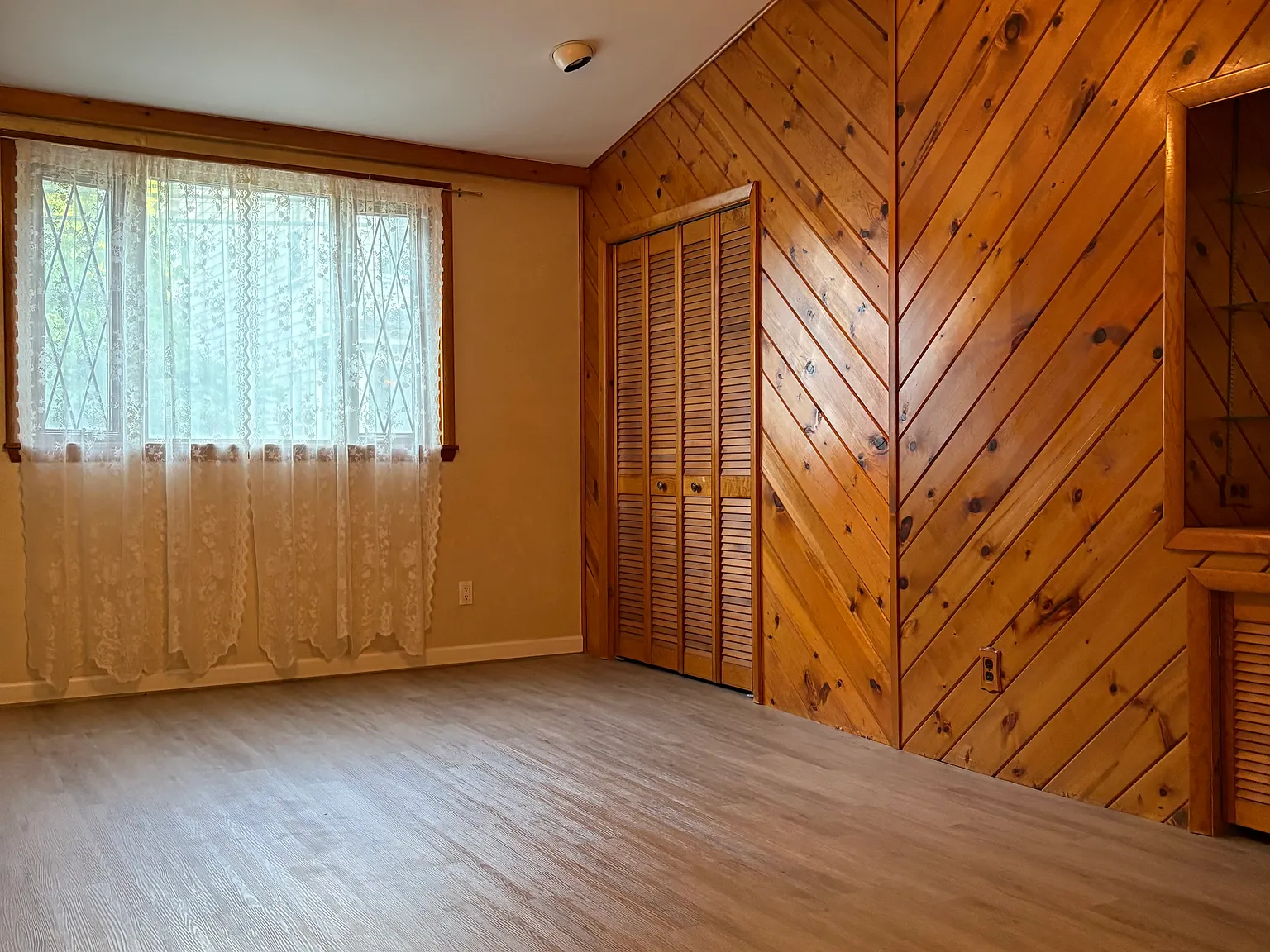 3 bed, $1,279 — Photo 3