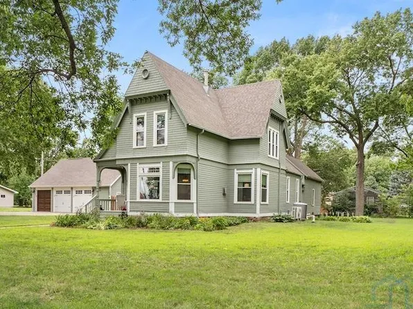 400 Kingsbury St, Gayville, SD 57031