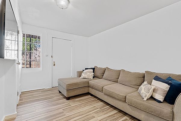 1st image of 1160 Adee Ave #2