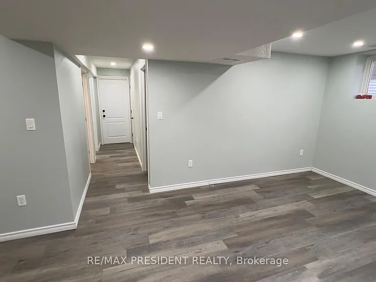 592 Florencedale Cres #BASEMENT — Photo 3