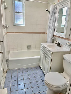 Rented by Halvatzis Realty | media 8