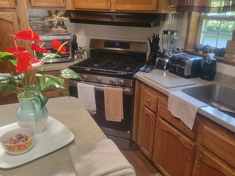 34 Lakeside Dr — Photo 7
