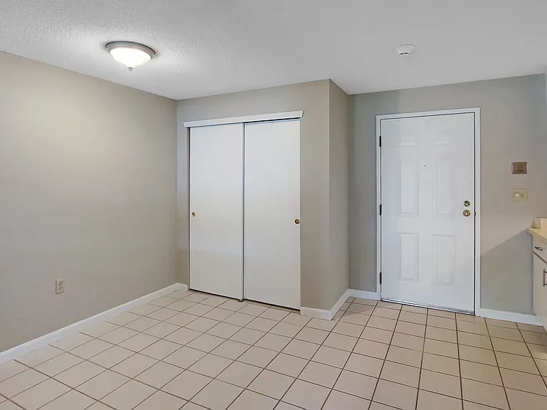 3 New Haven Dr #205 — Photo 13