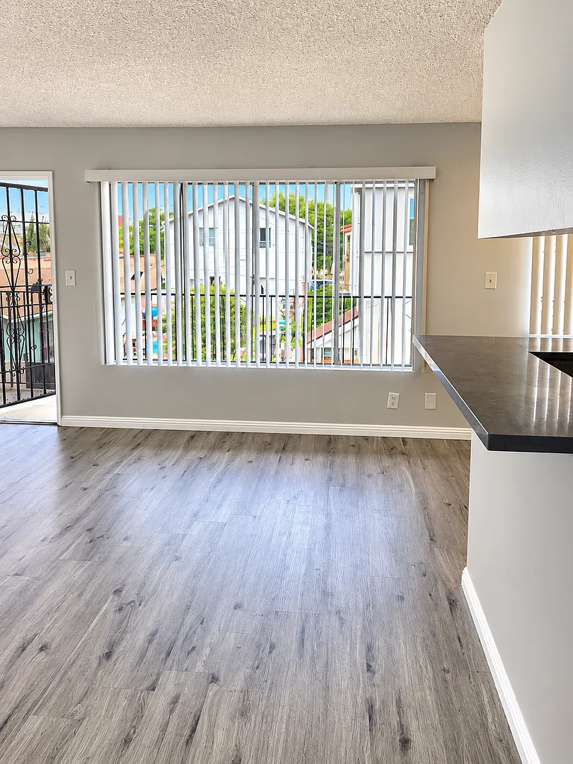 lb0522 — Photo 2
