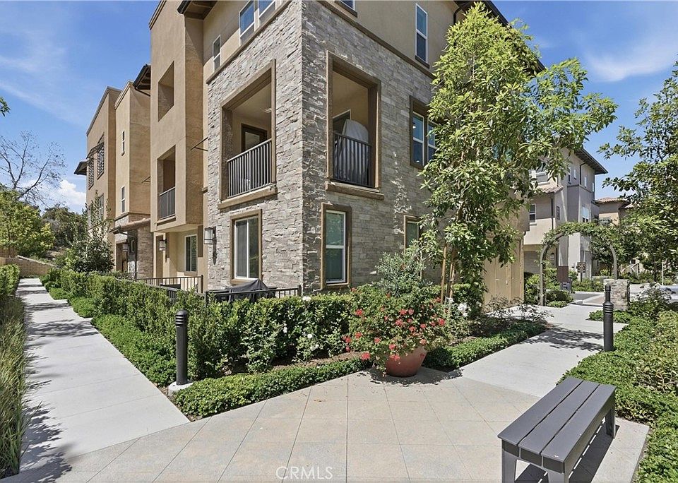 1st image of 40 Sanctuary Ln