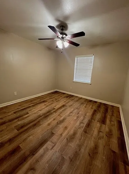 2 bed, $900 — Photo 2