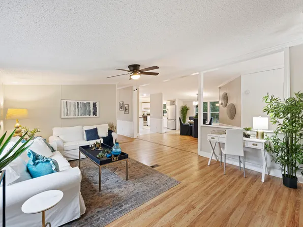805 Live Oak St, Walterboro, SC 29488