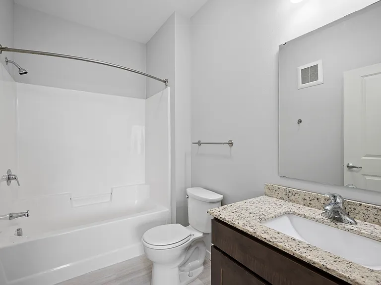 8. Aspen Lofts D - Bath1 8. Aspen Lofts D - Bath1