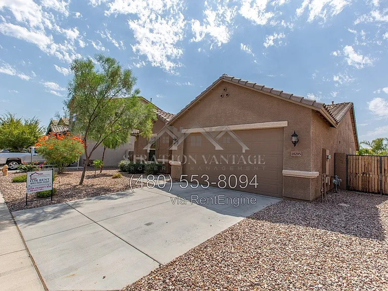 18295 W Saguaro Ln — Photo 3