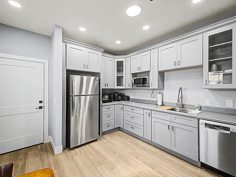 2430 E Butte St #101 — Photo 5