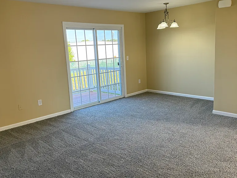 1139 Magnolia Dr — Photo 5