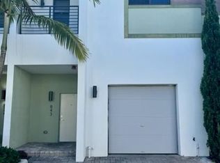 843 NW 45th Ter, Fort Lauderdale, FL 33317