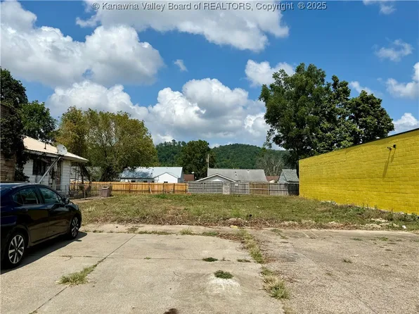 2416 Grant Ave, Saint Albans, WV 25177