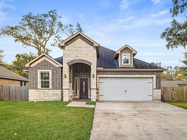 267 Freeman Blvd, West Columbia, TX 77486