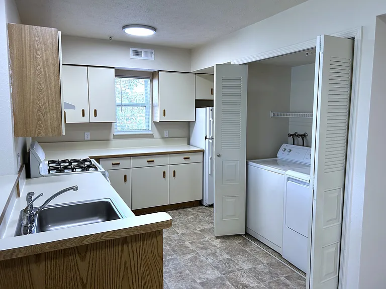Heatherwood Apartments — Photo 48