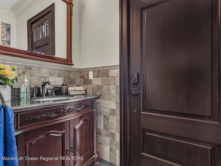 502 Brighton Ave — Photo 12