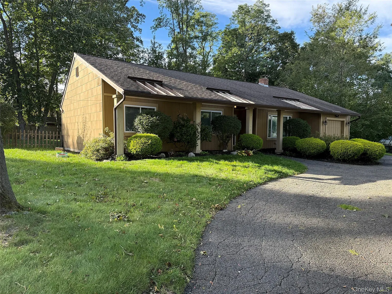 3 bed, 1.0 bath, 1215 sqft, $3,700 — Photo 4