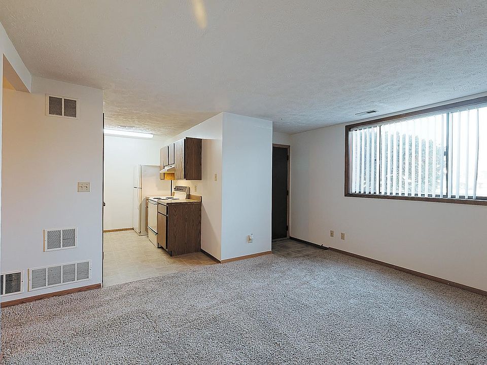 1st image of 5519 S 31st St #2X1