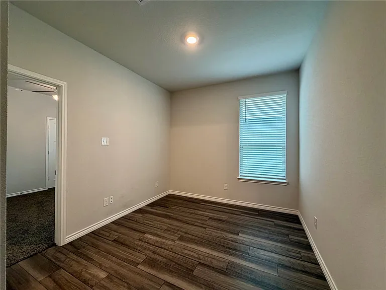 916 Toledo Bend Dr — Photo 13