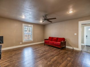 203 W Purdom Ave, Alvarado, TX