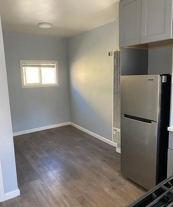 307 Raymond St #8