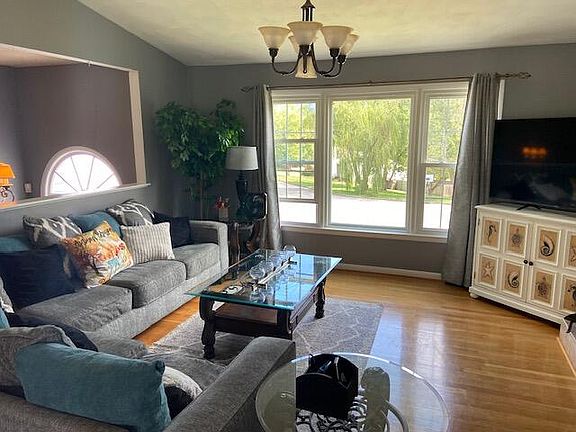 2nd image of 5127 Orchard Cir
