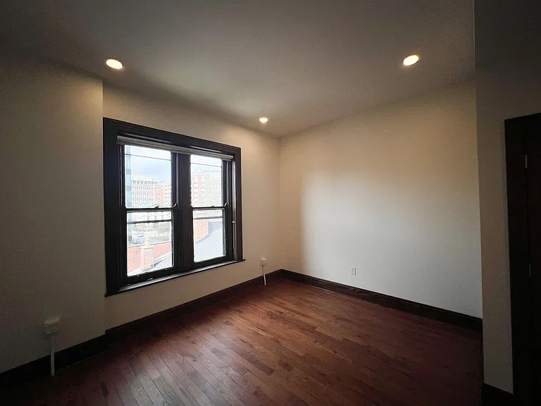 303 Greenup (NEW) — Photo 11