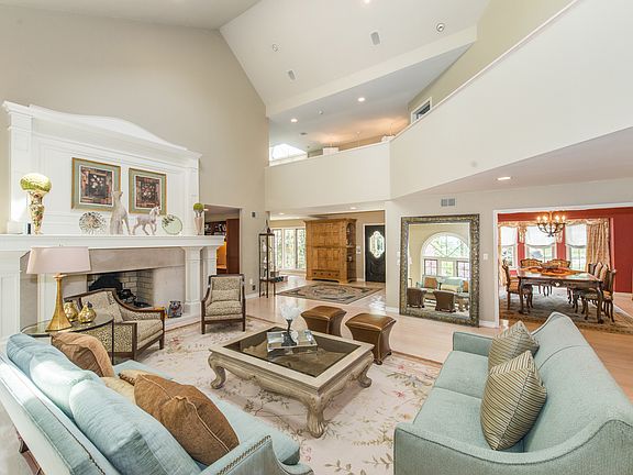 4th image of 129 Tennyson Dr