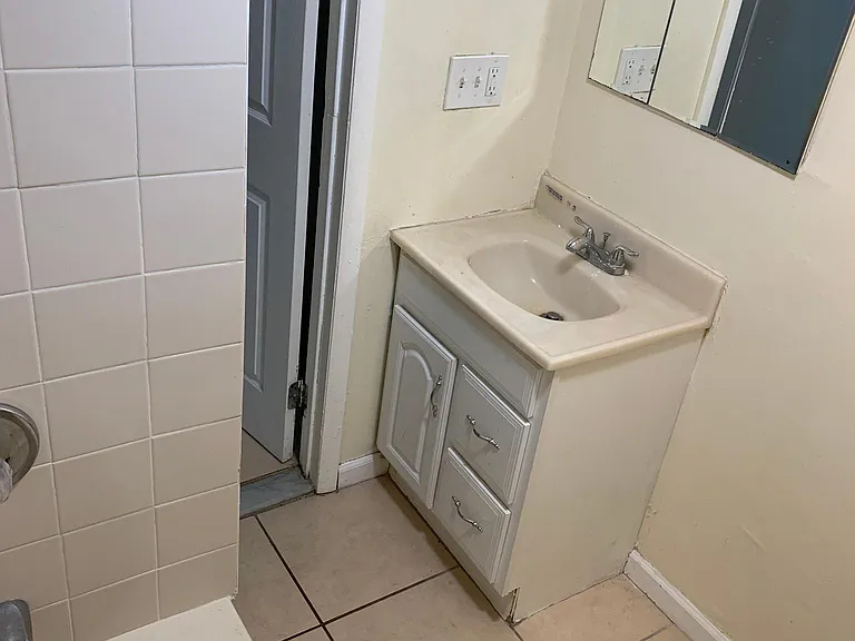 215 Fulton St #2 — Photo 4