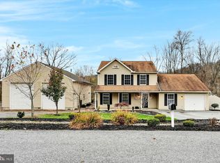 8 Okmed Dr, Reading, PA 19606