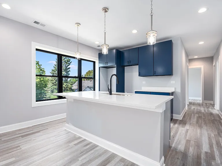 8656 S Burnham Ave #3B — Photo 2