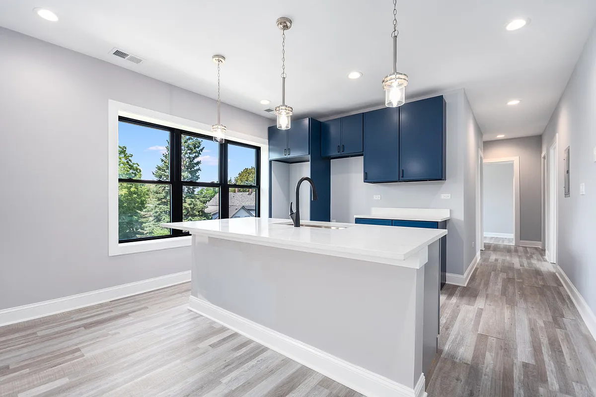 Building Photo - 8656 S Burnham Ave #3B