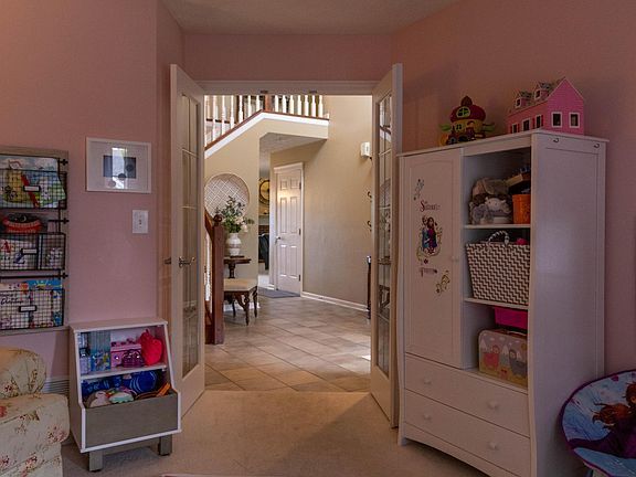 5th image of 120 Timber Oak Dr