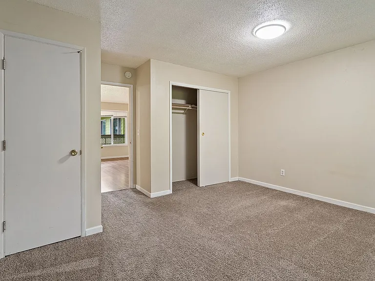 4633 SW Huber St — Photo 11