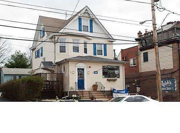 2nd image of 2205 Mount Carmel Ave