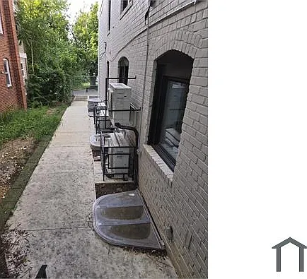 2805 Jasper St SE — Photo 3