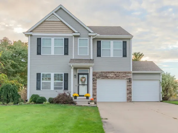 9295 Windward Dr, West Olive, MI 49460